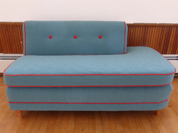 Funky 50s Sofa - contrasting welt